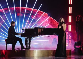 Arthur Hanlon y Ángela Aguilar brillan en Premio Lo Nuestro con el debut de “Bala Perdida”