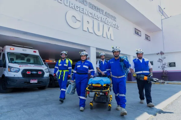 Cuerpos de emergencia listos en Michoacán para atender a turistas. 