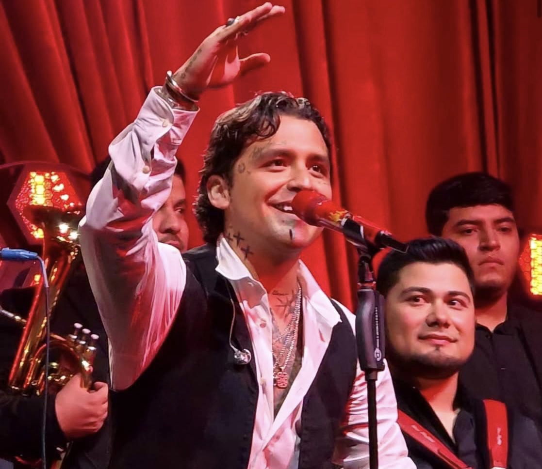 Christian Nodal ofrece concierto privado en CDMX y se reconcilia con la prensa