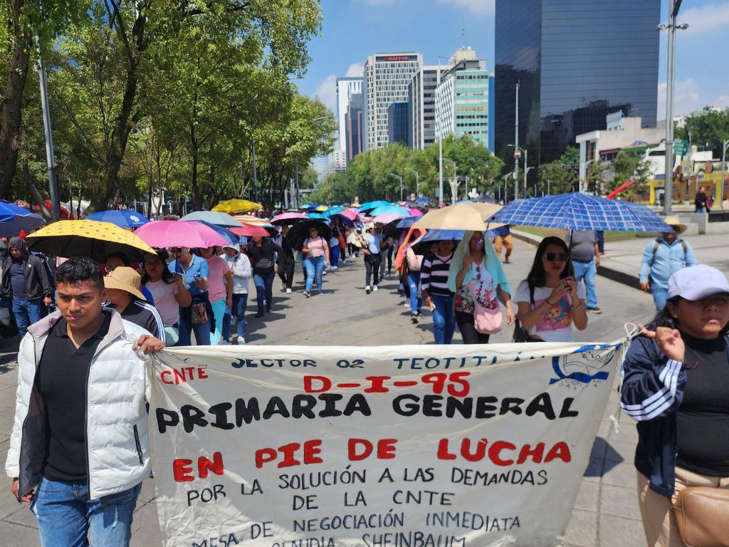 Sigue la movilización de la CNTE. 