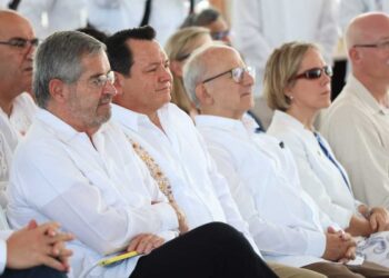 Promueven ante embajadores acreditados en el país planes de expansión de Puerto Progreso y Tren Maya