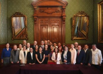 Claudia Sheinbaum y gobernadores se reúnen para ver avances del IMSS-Bienestar