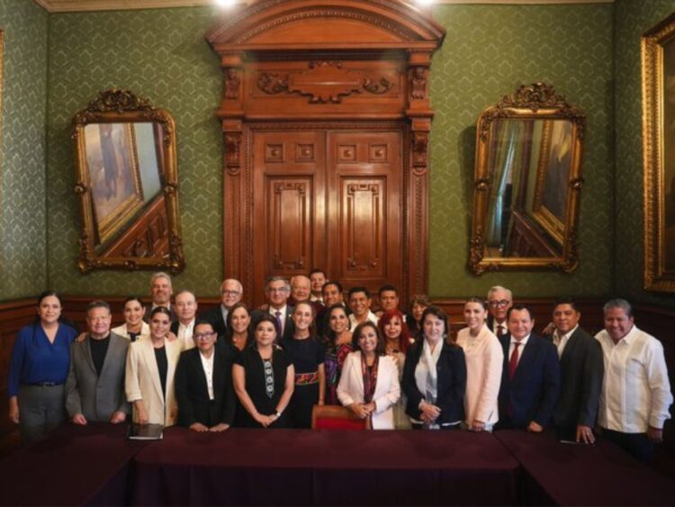 Claudia Sheinbaum y gobernadores se reúnen para ver avances del IMSS-Bienestar