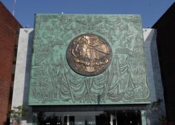 Condenan legisladores mexicanos la intención de cobrar impuestos a las remesas.