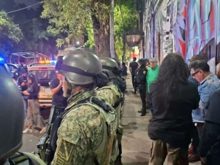 Desalojo en el Multiforo Alicia. Relevo de mandos tras el operativo.