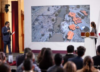 Efraín Morales, titular de la Conagua, explica la intervención en el rancho de César Duarte, exgobernador de Chihuahua, en la mañanera de Claudia Sheinbaum. 28 de mayo de 2025