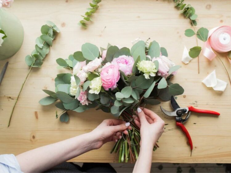 ¿Te encantan las flores?: te decimos dónde aprender hacer un creativo ramo