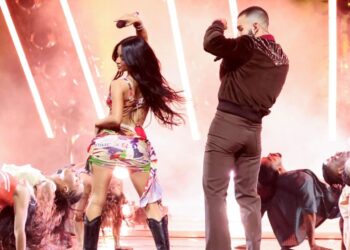 Becky G gana premio a la Artista Latina Favorita en los American Music Awards 2025
