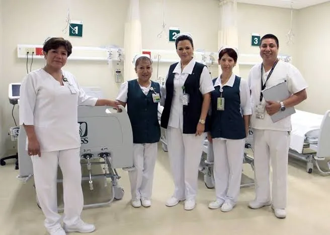 En el marco del Día de la Enfermería en México, se realiza  reconocimiento a la labor esencial de los profesionales de la salud.