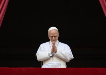 La Entronización del Papa León XIV es un evento que marca el inicio del nuevo pontificado y es un evento importante para la Iglesia Católica. 