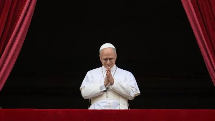 La Entronización del Papa León XIV es un evento que marca el inicio del nuevo pontificado y es un evento importante para la Iglesia Católica. 