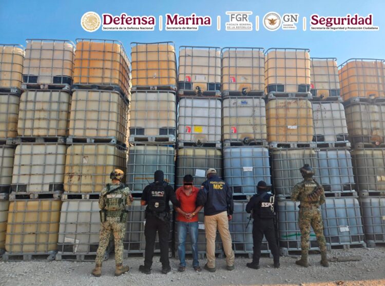 El Gabinete de Seguridad detalló que en varios operativos se incautó un millón de litros de hidrocarburo en Tabasco.