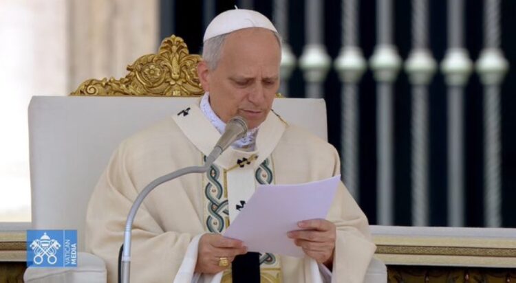 El Papa León XIV llamó desde la Plaza de San Pedro a la unidad de la Iglesia ya que dijo que es “la hora del amor”.
