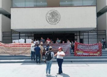 Maestros de Chiapas amagan con parar en más de 17 mil escuelas