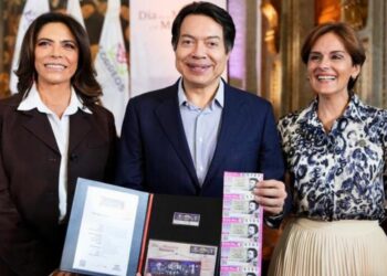 Con estampilla postal y billete de lotería conmemoran Día del Maestro