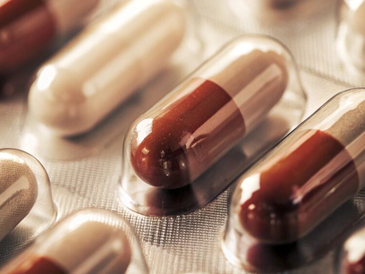 Cofepris autorizó medicamentos y tratamientos para cáncer de pulmón, colorrectal y 130 más