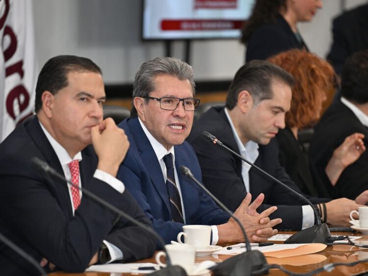 Monreal. Beneplácito por rechazo a impuesto a remesas en el Congreso de EU.