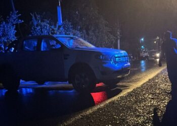 Morenistas bloquean paso de personal del INE en Carrillo Puerto, Veracruz. Foto Especial