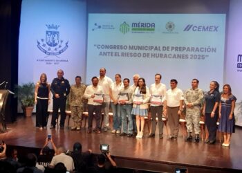 Se realiza en Mérida un congreso de preparación ante el riesgo de huracanes más intensos.