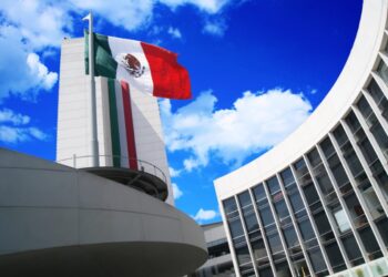 Rechazan legisladores impuesto del 5% a remesas