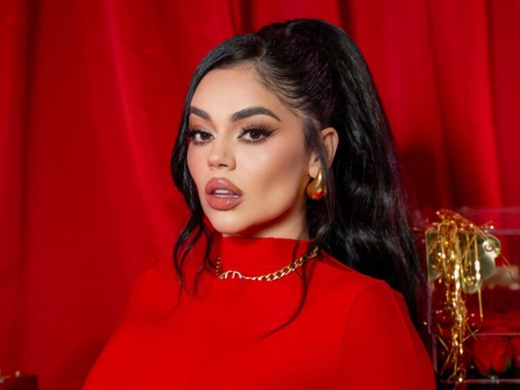 La Segura, más que influencer: una voz que sana