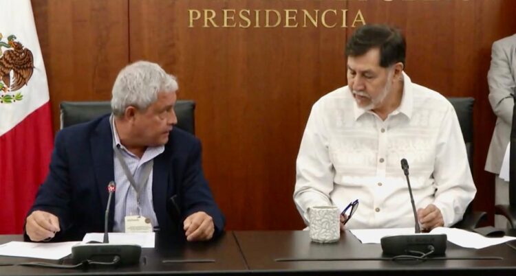 Ofrece ciudadano disculpa pública a Noroña por agredirlo en AICM