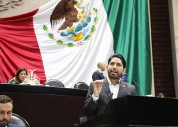 Llaman a CNBV y a la ABM a ofrecer trato digno a adultos mayores. Personas adultas mayores tienen el derecho a una atención preferente.