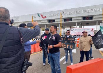 La CNTE, delegación Baja California liberaron este día las casetas de cobro de la carretera escénica Tijuana-Ensenada.