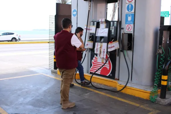 Clausuran gasolineras en el Puerto de Veracruz