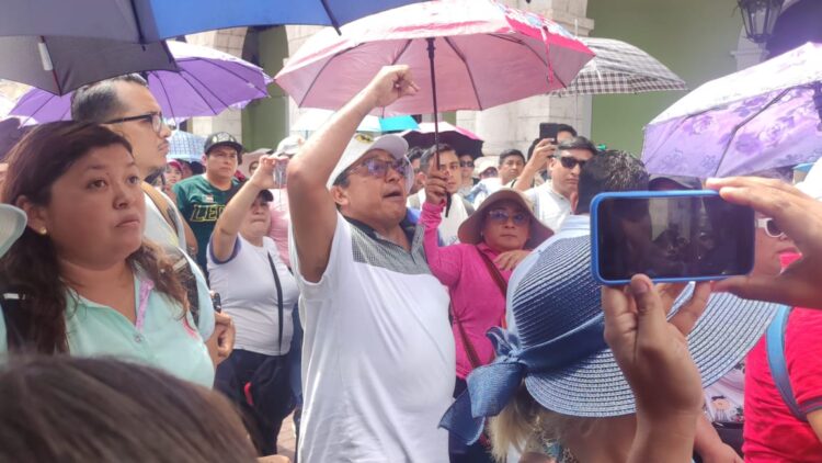 El gobierno estatal de Yucatán acordó que no habrá sanciones administrativas ni económicas para los maestros por realizar manifestaciones.