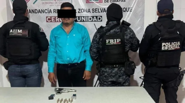 Martín “N”, lo detienen en un fuerte dispositivo de seguridad, la noche del jueves cuando viajaba sobre el tramo carretero federal Ocosingo-Palenque.