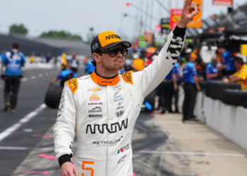 Patricio O'Ward sí alcanzó lugar en el podio.