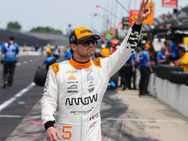 Patricio O'Ward sí alcanzó lugar en el podio.