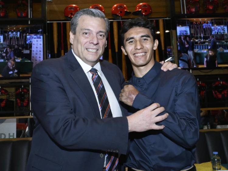 Ángel Sauceda no se recuperó de una lesión y no podrá seguir en el Grand Prix de Boxeo.