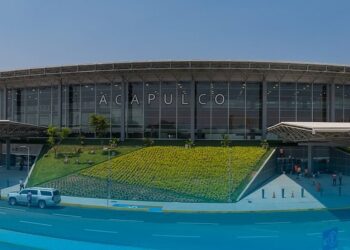 Huracán Erick obliga a suspender vuelos en el aeropuerto de Acapulco