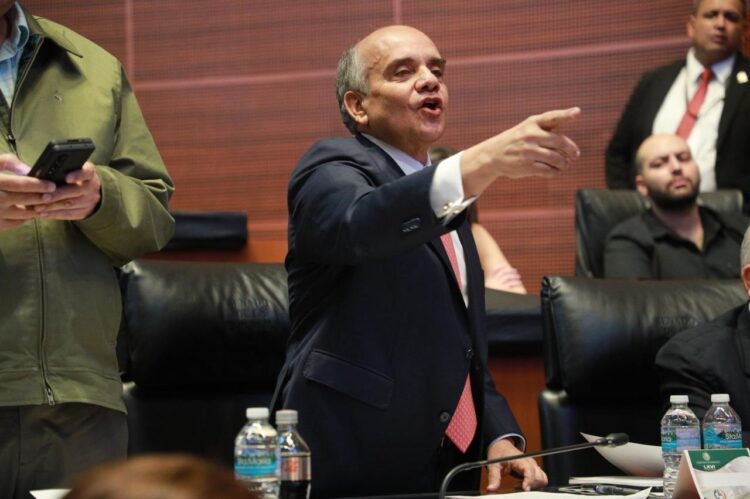 Oposición critica gobierno de Sheinbaum por redadas en EU