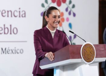 Sheinbaum celebra su primer cumpleaños como presidenta en la “Mañanera del Pueblo”