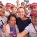 Claudia de Sheinbaum. En gira por Michoacán, promete llevar amor mediante el programa casa por casa.
