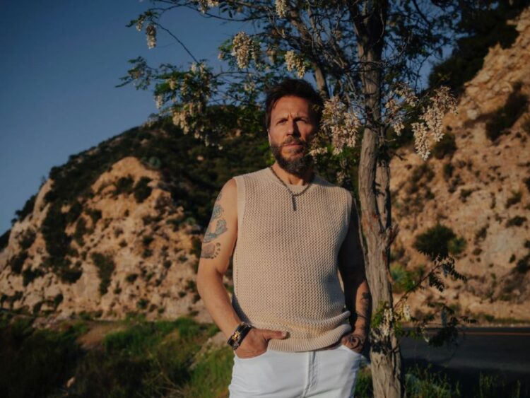 Noel Schajris presenta el documental Regresando a Casa sobre su álbum “Uno No Es Uno - Versión Noel”