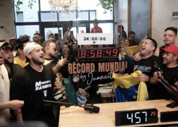 Juancito rompe récord con el podcast más largo del mundo conducido por una sola persona