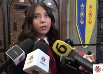 ¡Cecilia Galiano y Sebastián Rulli ya son suegros! Y es que, Santi, el hijo en común de los actores, ya tiene novia y se trata de una joven actriz e influencer Paula Cacho.