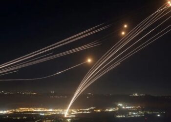 Domo de hierro bajo fuego.