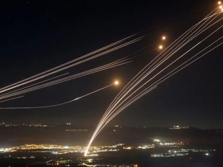 Domo de hierro bajo fuego.