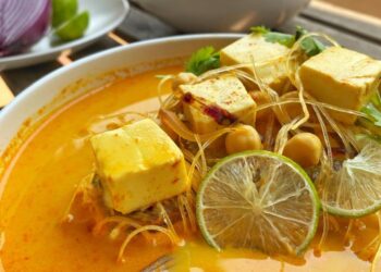 Sopa de curry: descubre como ayuda a mejorar la salud