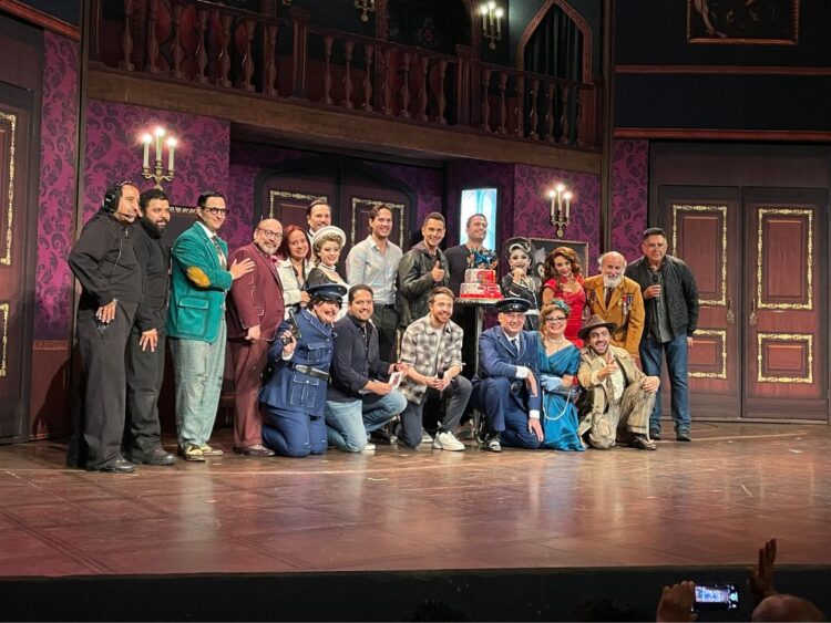 CLUE, El juego de la sospecha: celebró seis meses en cartelera, con padrinos de lujo