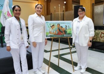 IMSS Bienestar y Correos de México lanzan estampilla como homenaje al personal de enfermería