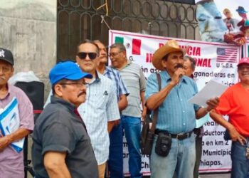 Extrabajadores de la planta binacional contra el gusano barrenador. Exigencias.