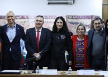 Fiscalía General de la CDMX crea unidad para identificar personas fallecidas.