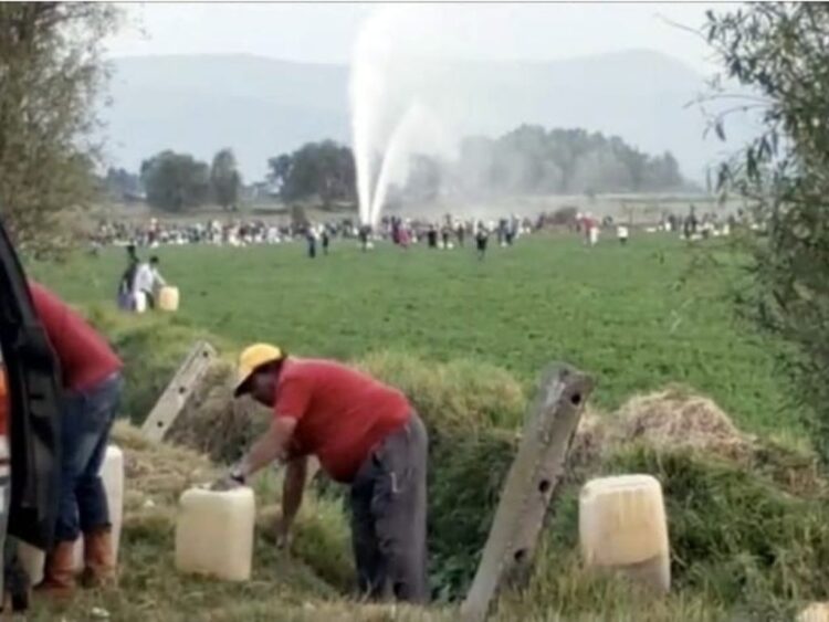 Fuga en una toma clandestina en un ducto de Pemex ubicada en Tlahuelilpan, Hidalgo, que derivó en un incendio y la muerte de 138 personas.