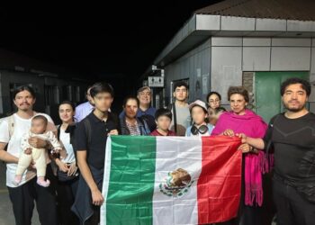 Salen de Irán 18 connacionales.